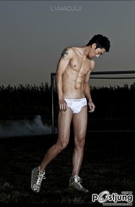 商毅 เตะบอลกันครับ