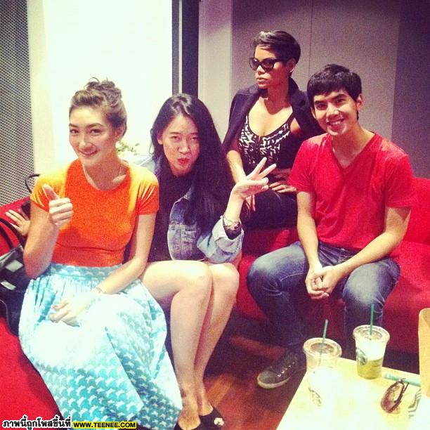 น่ารักอ่ะ !! แพนเค้ก นางเอกซุปตาร์กับแก๊งค์ดีเจ