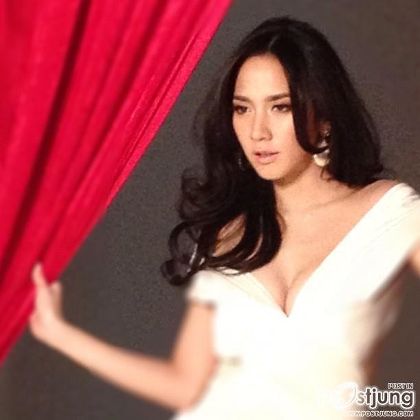 อั้ม ผู้งามเลิศ