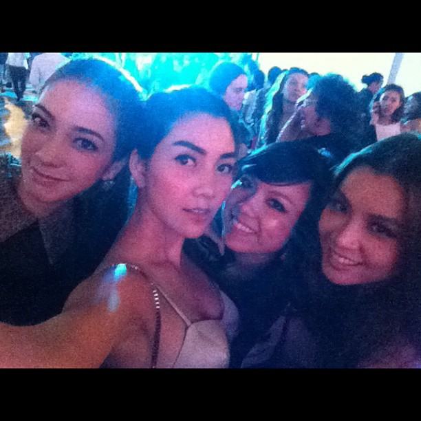 จัดเต็ม! ดาราตบเท้าร่วมงาน ELLE Fashion Week 2012