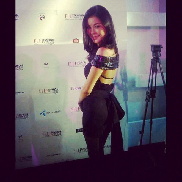 จัดเต็ม! ดาราตบเท้าร่วมงาน ELLE Fashion Week 2012