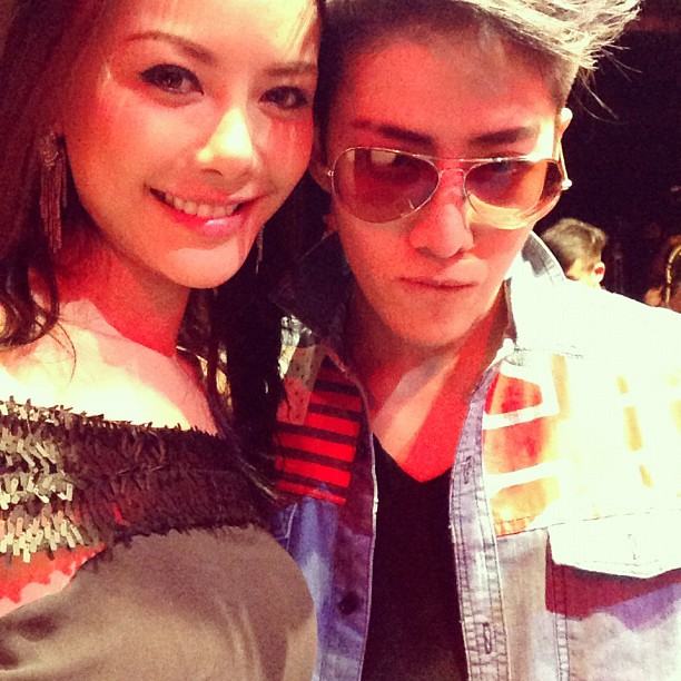 จัดเต็ม! ดาราตบเท้าร่วมงาน ELLE Fashion Week 2012
