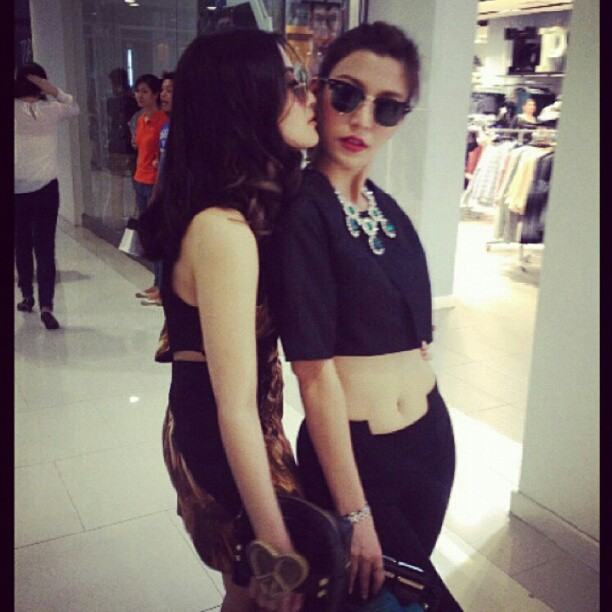 จัดเต็ม! ดาราตบเท้าร่วมงาน ELLE Fashion Week 2012