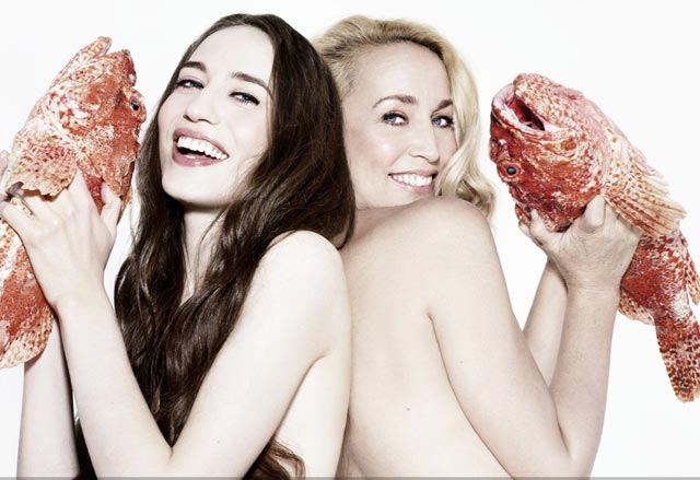 Lizzy Jagger ยอมนู้ดหมดเปลือก ร่วมรณรงค์อนุรักษ์พันธุ์ปลา