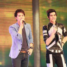 First เด็กอะไรไม่รู้น่ารัก