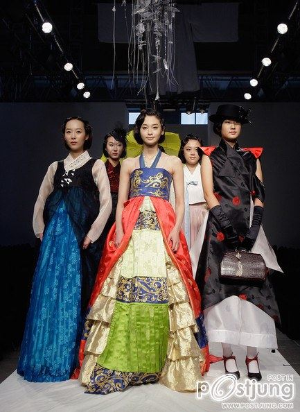 ชุดเกาหลี(ฮันบก)แบบโมเดิร์น ภาค 1 ค่ะ