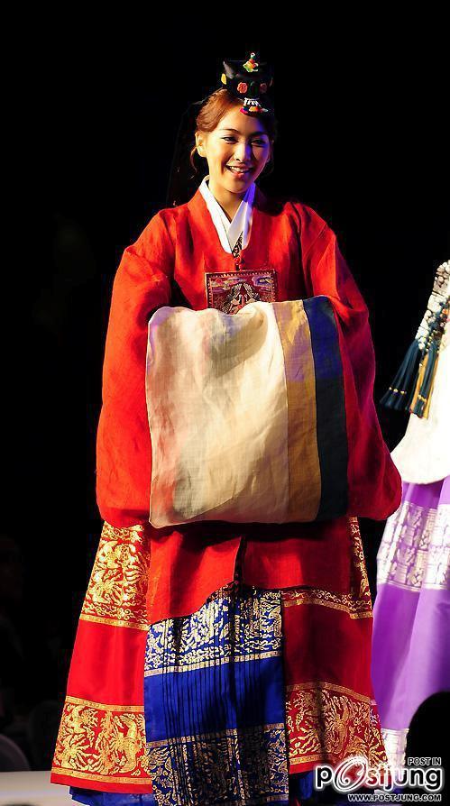 ชุดเกาหลี(ฮันบก)แบบโมเดิร์น ภาค 1 ค่ะ