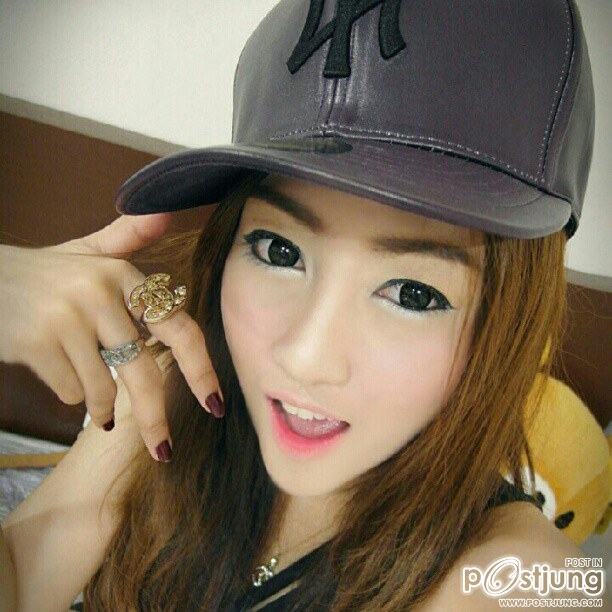 จ๊ะเอ๊ เจ้าของยอด หมื่นไลท์ ใน FB หลายคนอาจจะเคยกดติดตามเธออยู่ เธอน่ารัก !!