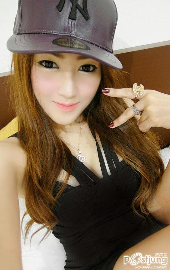 จ๊ะเอ๊ เจ้าของยอด หมื่นไลท์ ใน FB หลายคนอาจจะเคยกดติดตามเธออยู่ เธอน่ารัก !!