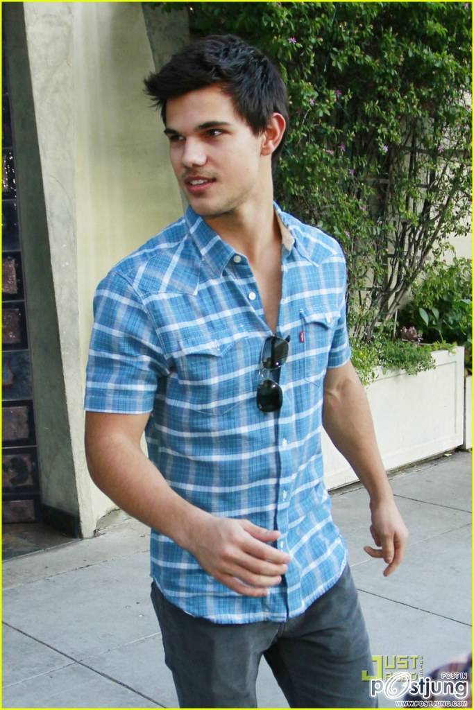 หมาป่าสุดหล่อ