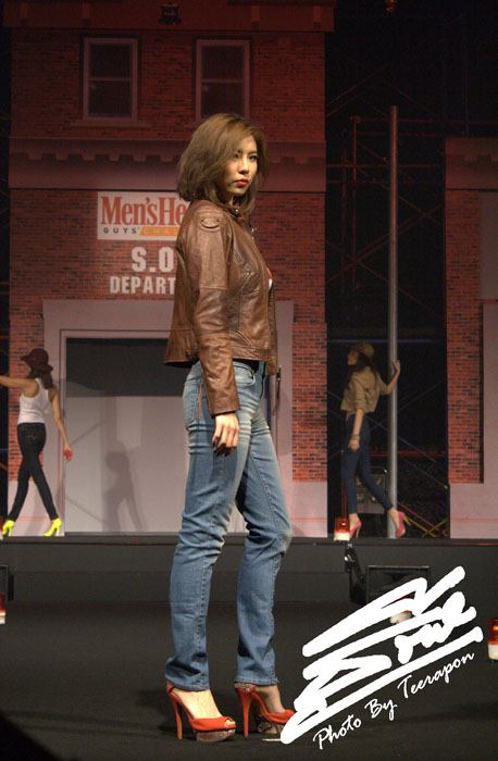 สาวๆในงาน Men's Healih s.o.s. department 2012