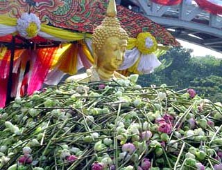 ประเพณีรับบัว (เรือหลวงพ่อโต)