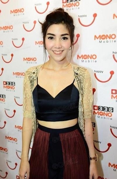 6. วุ้นเส้น วิริฒิพา 50,000-70,000 บาท