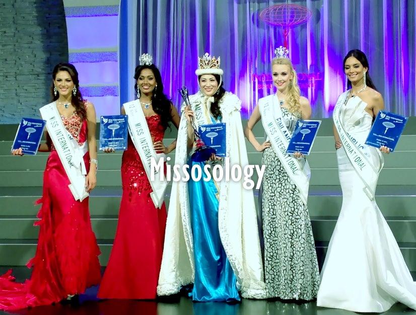 รอง 1 Miss Finland รอง 2 Miss Srilungka รอง 3 Miss Dominican รอง 4 Miss Paraguay