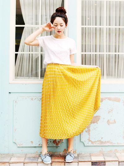 แฟชั่น มาแรง! กระโปรงพลีทยาว สไตล์ นังมุตตา จาก แรงเงา