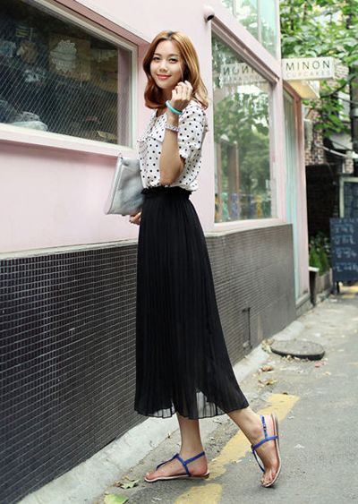 แฟชั่น มาแรง! กระโปรงพลีทยาว สไตล์ นังมุตตา จาก แรงเงา