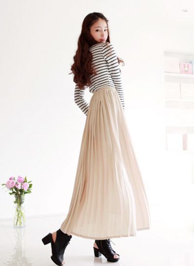 แฟชั่น มาแรง! กระโปรงพลีทยาว สไตล์ นังมุตตา จาก แรงเงา