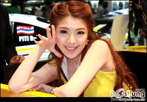 พริตตี้สาวของไทยVSพริตตี้สาวของญี่ปุ่น