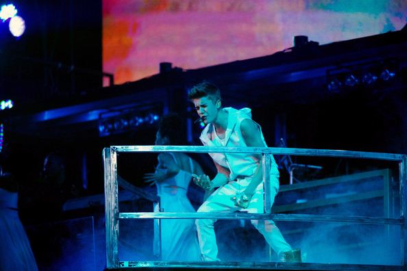 Justin Bieber performs at Target Center on October 20, 2012 in Minneapolis, Minnesota