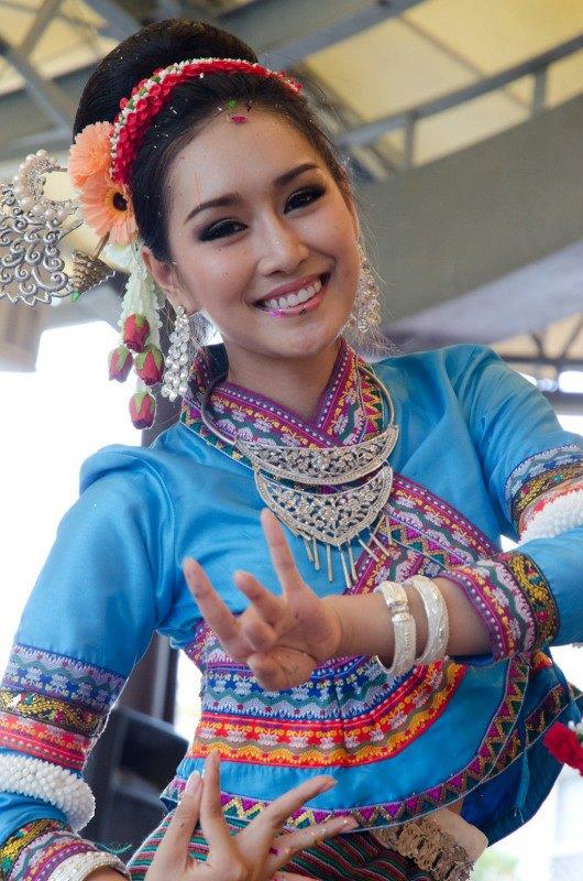 พี่ปุ้ย รุ้งสินี Miss International Thailand 2012 ในรอบแสดงความสามารถ