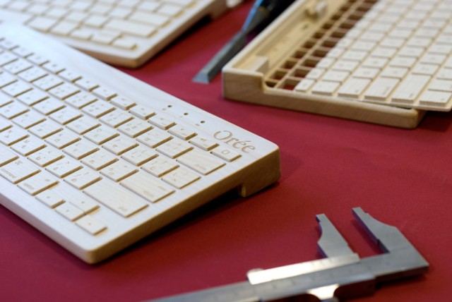 The Orée Wireless Wooden Keyboard