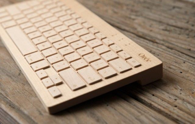 The Orée Wireless Wooden Keyboard