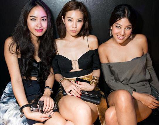 ดาราโชว์ร่องนม เค้าบอกโป๊มีสไตล์ แฟชั่นใหม่หลังจาก disco pant