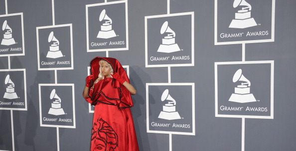 Nicki Minaj 2012 grammys red carpet