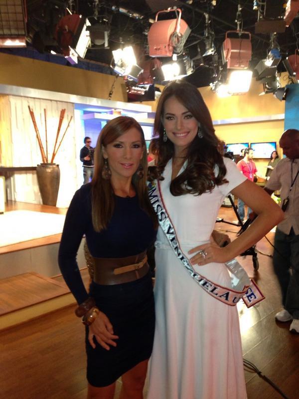 Miss Venezuela 2012 เดินทางถึง Miami แล้ว
