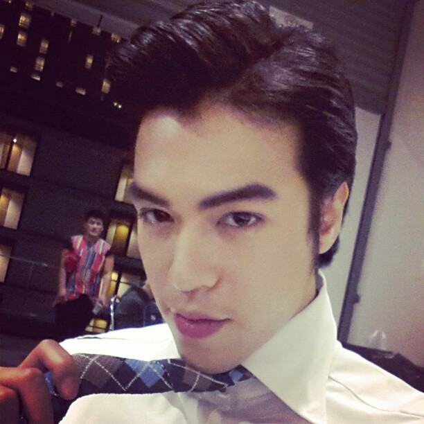 แม็ค วีรดนย์ @ Instagram Update