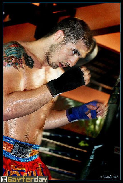 นักมวยอย่างงี้ยอมให้ตีเข่า