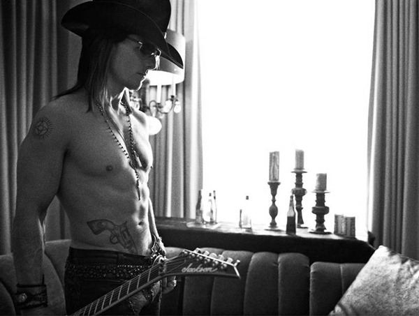 นิตสารหัวนอก