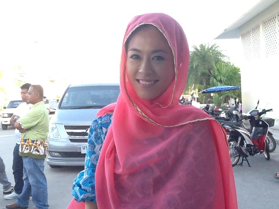 น้องโบว์ลิ่ง นางสาวไทย 2555 ลงใต้ (ปัตตานี) ถ่ายทำหนัง ละติจูดที่ 6