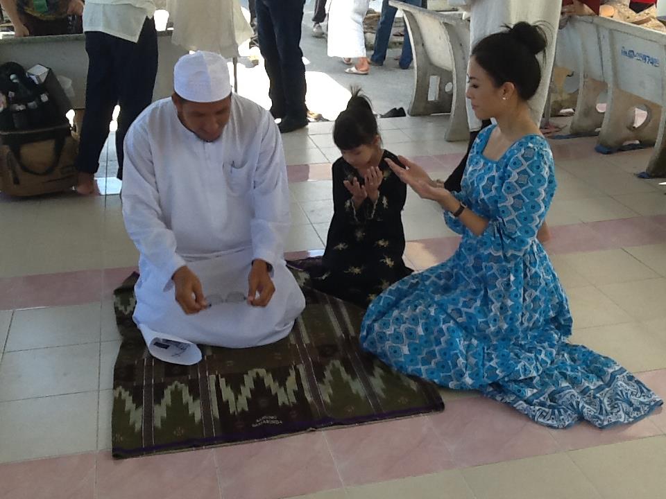 น้องโบว์ลิ่ง นางสาวไทย 2555 ลงใต้ (ปัตตานี) ถ่ายทำหนัง ละติจูดที่ 6