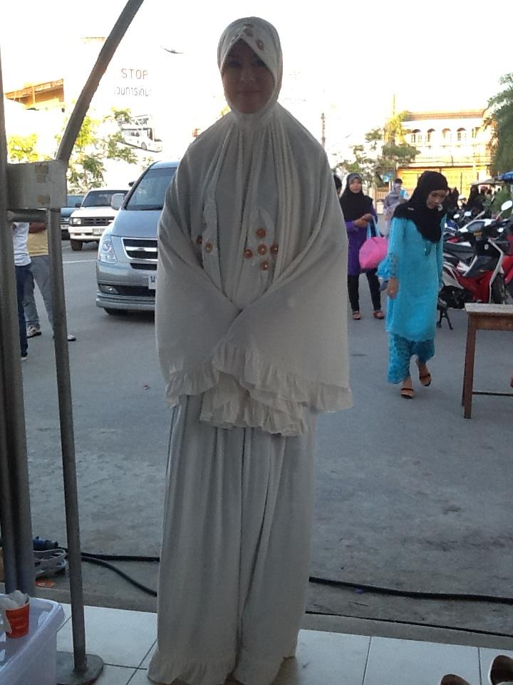 น้องโบว์ลิ่ง นางสาวไทย 2555 ลงใต้ (ปัตตานี) ถ่ายทำหนัง ละติจูดที่ 6