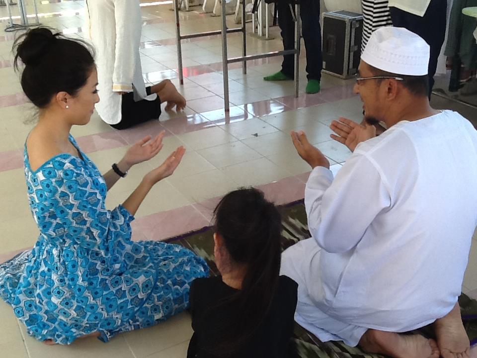 น้องโบว์ลิ่ง นางสาวไทย 2555 ลงใต้ (ปัตตานี) ถ่ายทำหนัง ละติจูดที่ 6