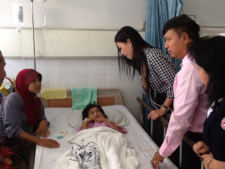 น้องโบว์ลิ่ง นางสาวไทย 2555 ลงใต้ (ปัตตานี) ถ่ายทำหนัง ละติจูดที่ 6