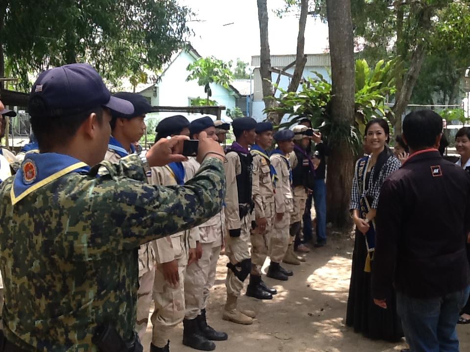 น้องโบว์ลิ่ง นางสาวไทย 2555 ลงใต้ (ปัตตานี) ถ่ายทำหนัง ละติจูดที่ 6