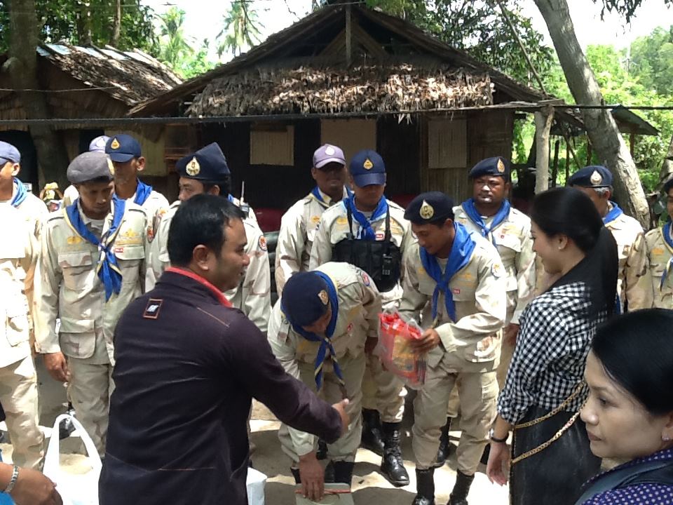 น้องโบว์ลิ่ง นางสาวไทย 2555 ลงใต้ (ปัตตานี) ถ่ายทำหนัง ละติจูดที่ 6