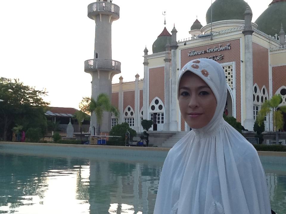 น้องโบว์ลิ่ง นางสาวไทย 2555 ลงใต้ (ปัตตานี) ถ่ายทำหนัง ละติจูดที่ 6