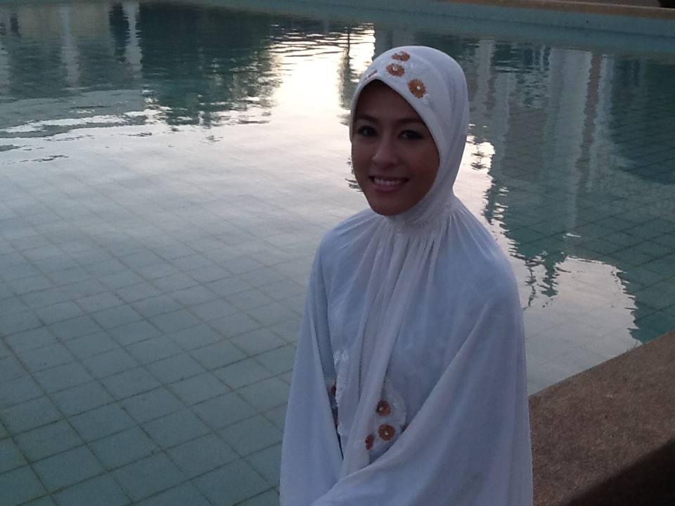 น้องโบว์ลิ่ง นางสาวไทย 2555 ลงใต้ (ปัตตานี) ถ่ายทำหนัง ละติจูดที่ 6