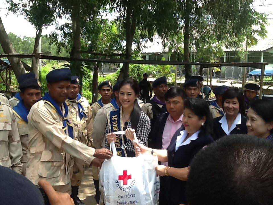 น้องโบว์ลิ่ง นางสาวไทย 2555 ลงใต้ (ปัตตานี) ถ่ายทำหนัง ละติจูดที่ 6