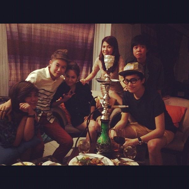 ขวัญ อุษามณี กับแก๊งค์เพื่อนสนิทในปาร์ตี้ชิลๆ