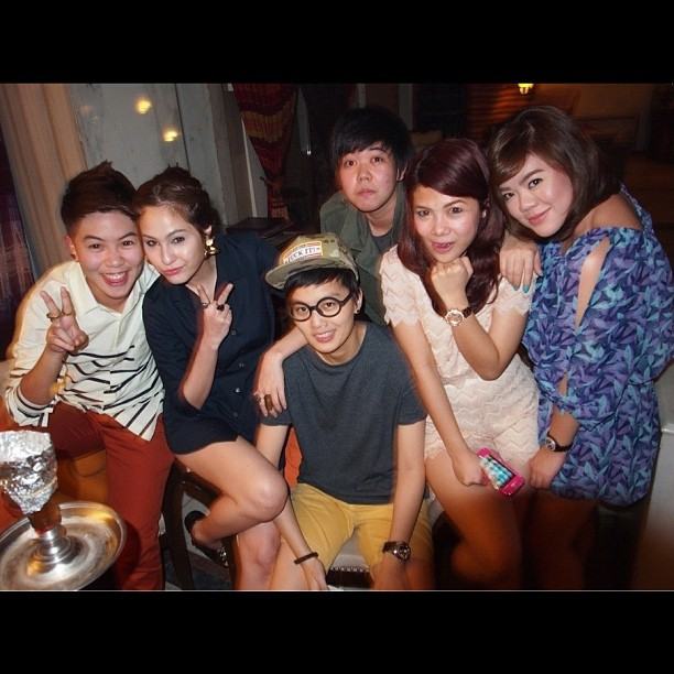 ขวัญ อุษามณี กับแก๊งค์เพื่อนสนิทในปาร์ตี้ชิลๆ