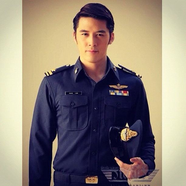 เรืออากาศโท ยอดยศ ธงยศ