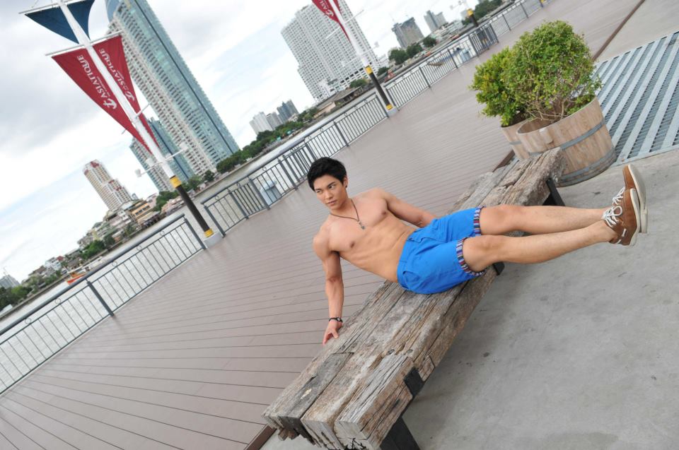 มิกกี้ นนท์ อัลภาชน์ - หนุ่มหล่อคลีโอ2012