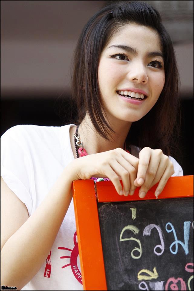 เฟรม The Star 8 สาวน้อว ขาววิ๊ง 2