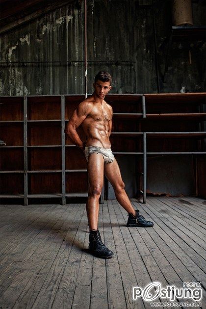 Miguel Ortiz by Joan Crisol : HQ images