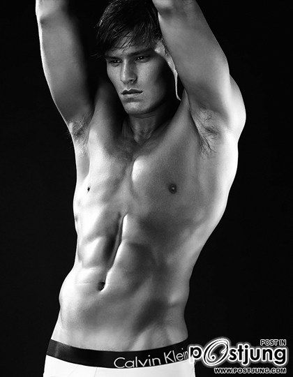 Oliver C. by Daniel Jaems : HQ images