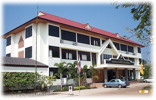 โรงเรียนในภาคอีสาน ที่ติด 1 ใน 100 โรงเรียนที่เก่งที่สุดในประเทศไทย 2555